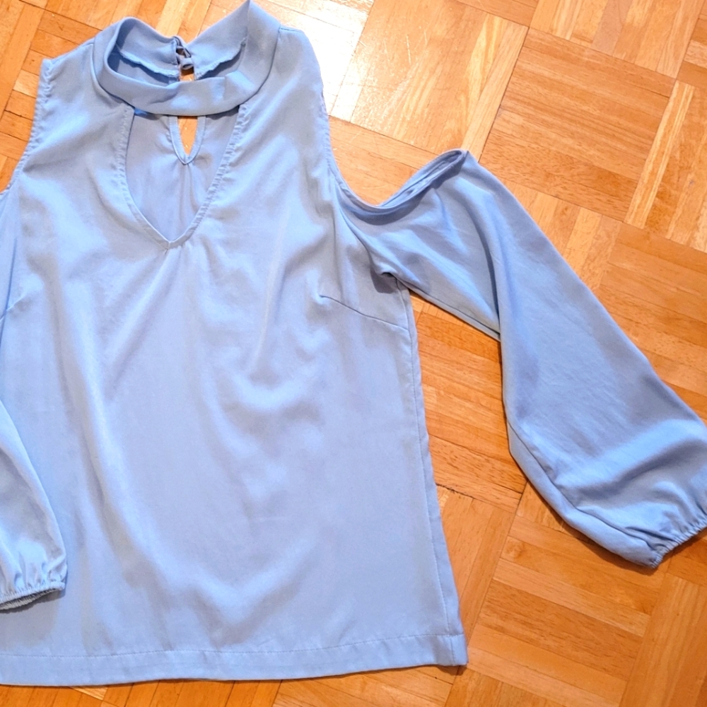 Womens cold shoulder top
